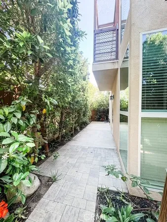 $889,000 | 9237 Wakefield Avenue, Unit 6, Panorama City, CA 91402