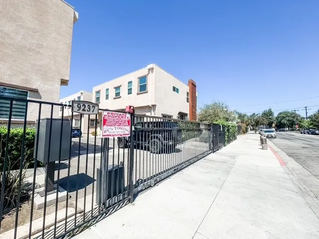 $889,000 | 9237 Wakefield Avenue, Unit 6, Panorama City, CA 91402
