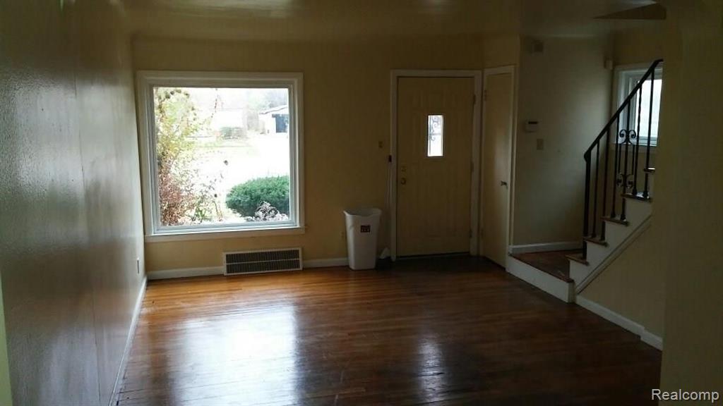 18515 Greenfield Road Detroit, MI 48235 - Photo 6 of 19