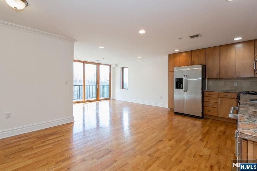 17 Meadow Road, Unit 407 Rutherford, NJ 07070 - Photo 3 of 18