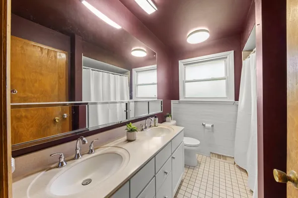 $335,000 | 151 Catalpa Avenue, Wood Dale, IL 60191