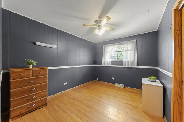 $335,000 | 151 Catalpa Avenue, Wood Dale, IL 60191