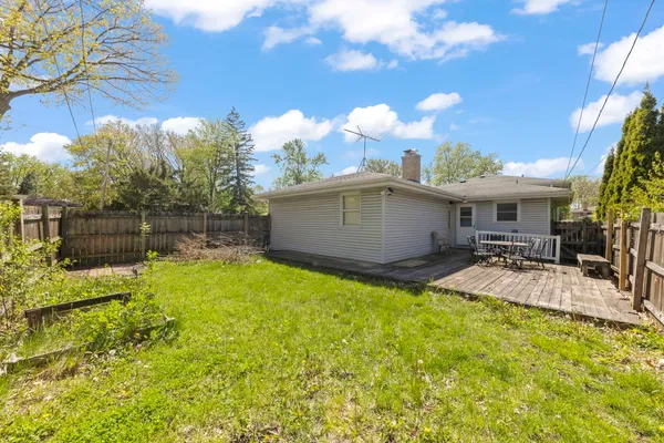 $335,000 | 151 Catalpa Avenue, Wood Dale, IL 60191
