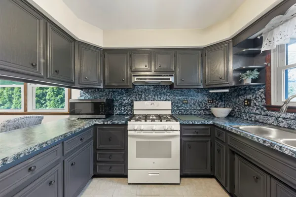 $335,000 | 151 Catalpa Avenue, Wood Dale, IL 60191