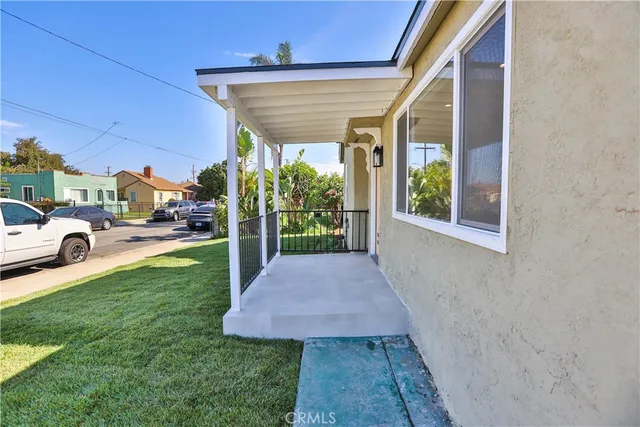 $639,000 | 922 West School Street, Compton, CA 90220