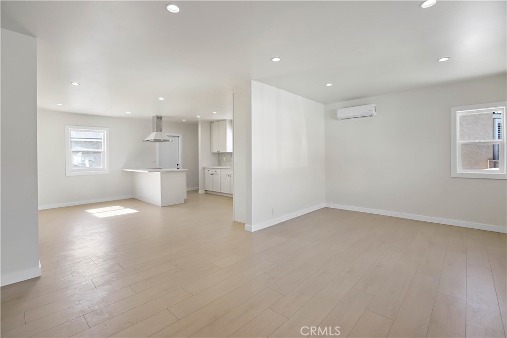 922 West School Street Compton, CA 90220 - Photo 5 of 30