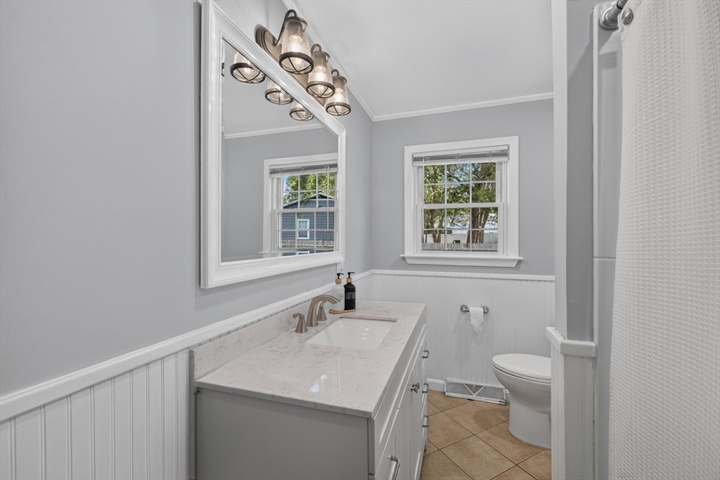 403 Valley Road New Bedford, MA 02745 - Photo 19 of 41