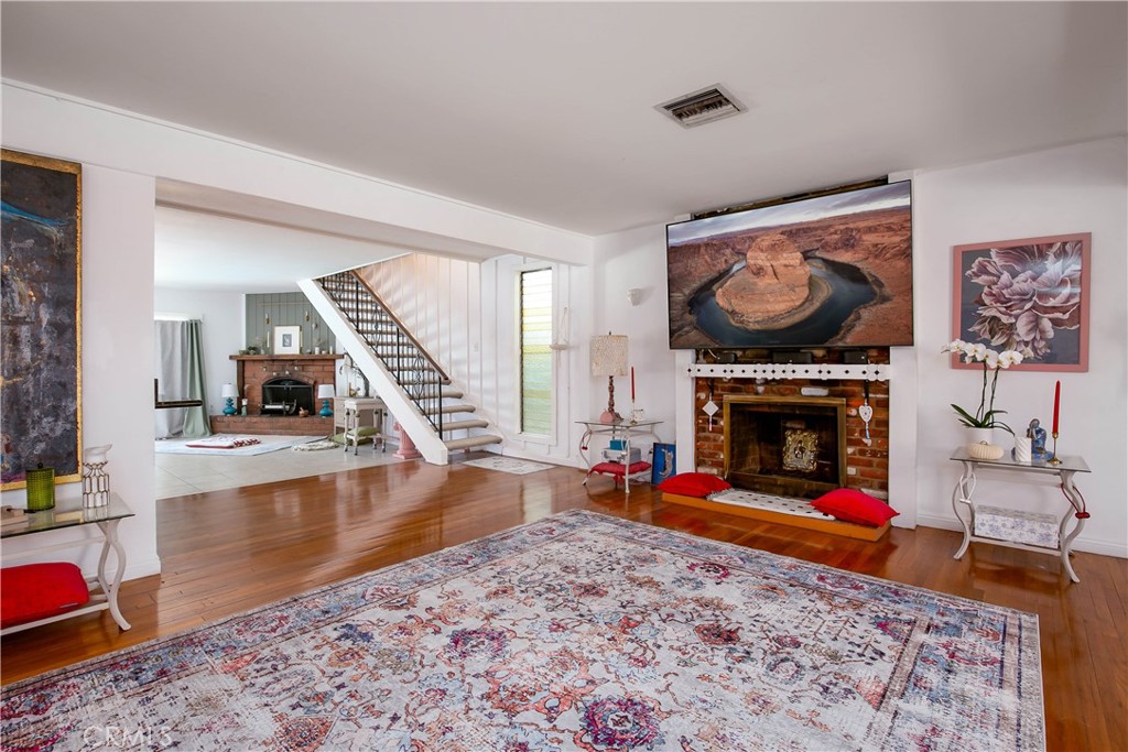 20748 Vose Street Winnetka, CA 91306 - Photo 6 of 26