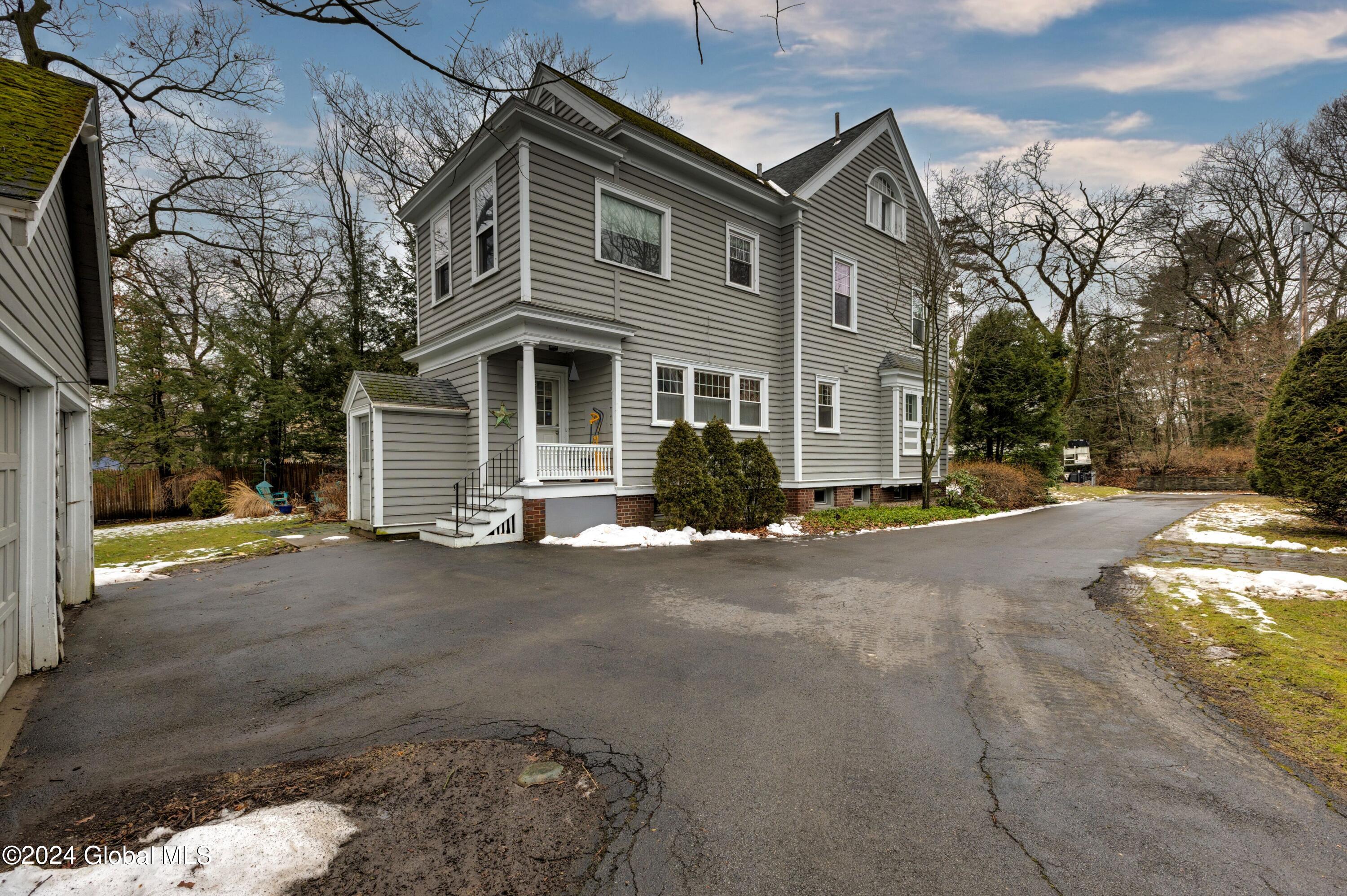 1186 Lowell Road Schenectady, NY 12308 - Photo 5 of 44 1 (2)