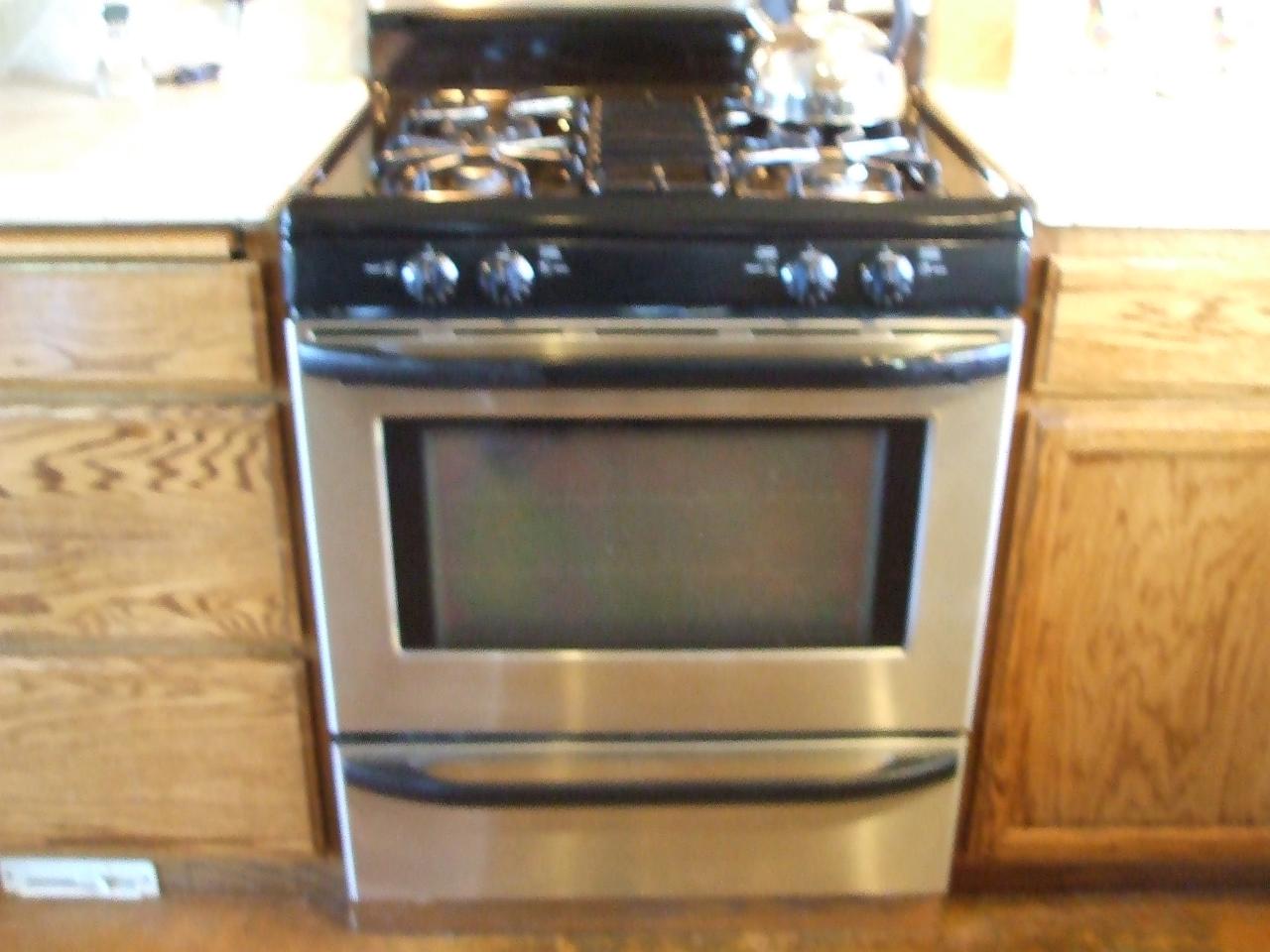 13431 Intermountain Road Redding, CA 96003 - Photo 17 of 49 a view of washer and dryer