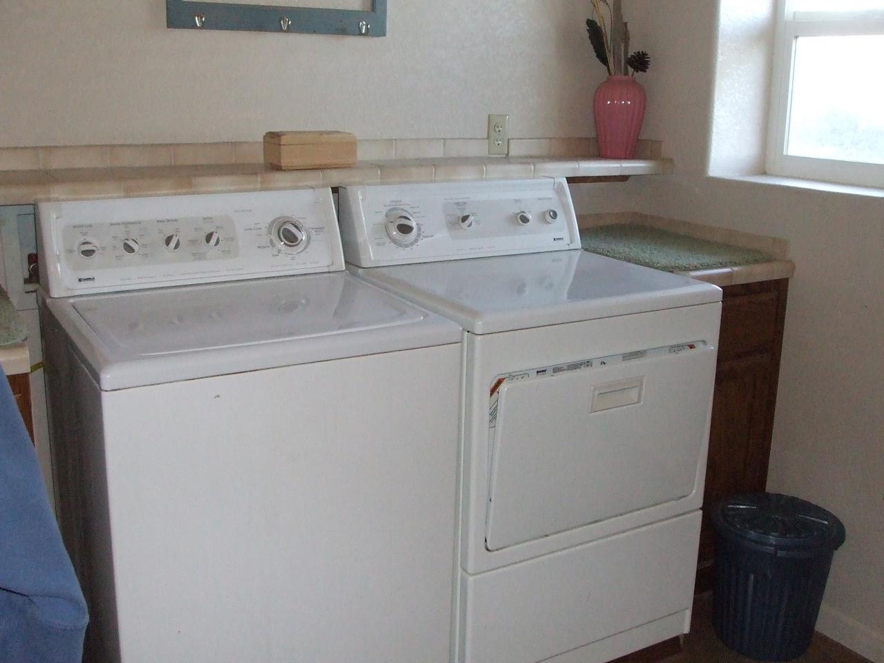 13431 Intermountain Road Redding, CA 96003 - Photo 29 of 49 a utility room with dryer and washer