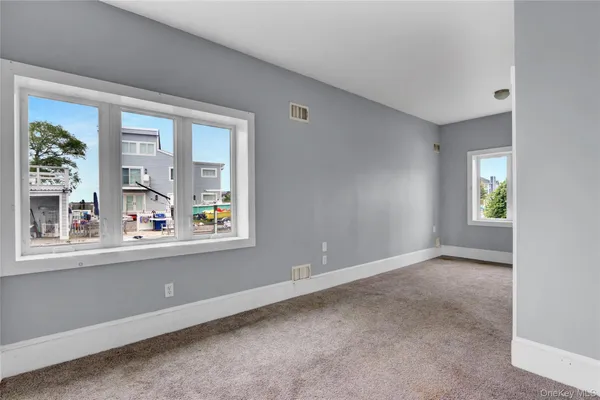 $669,900 | 894 Bay 9th Street, West Islip, NY 11795