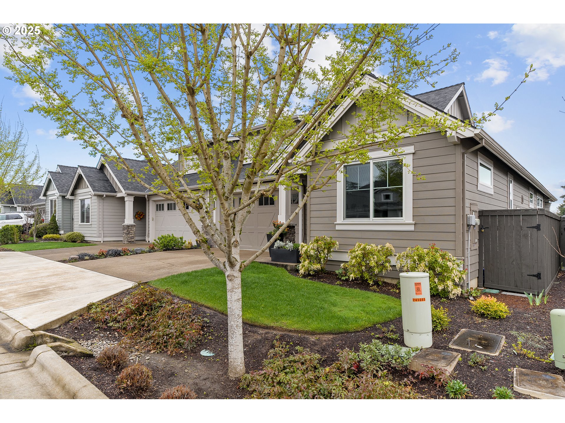 7529 Southwest Honor Loop Wilsonville, OR 97070 - Photo 3 of 45 Gallery Image 3