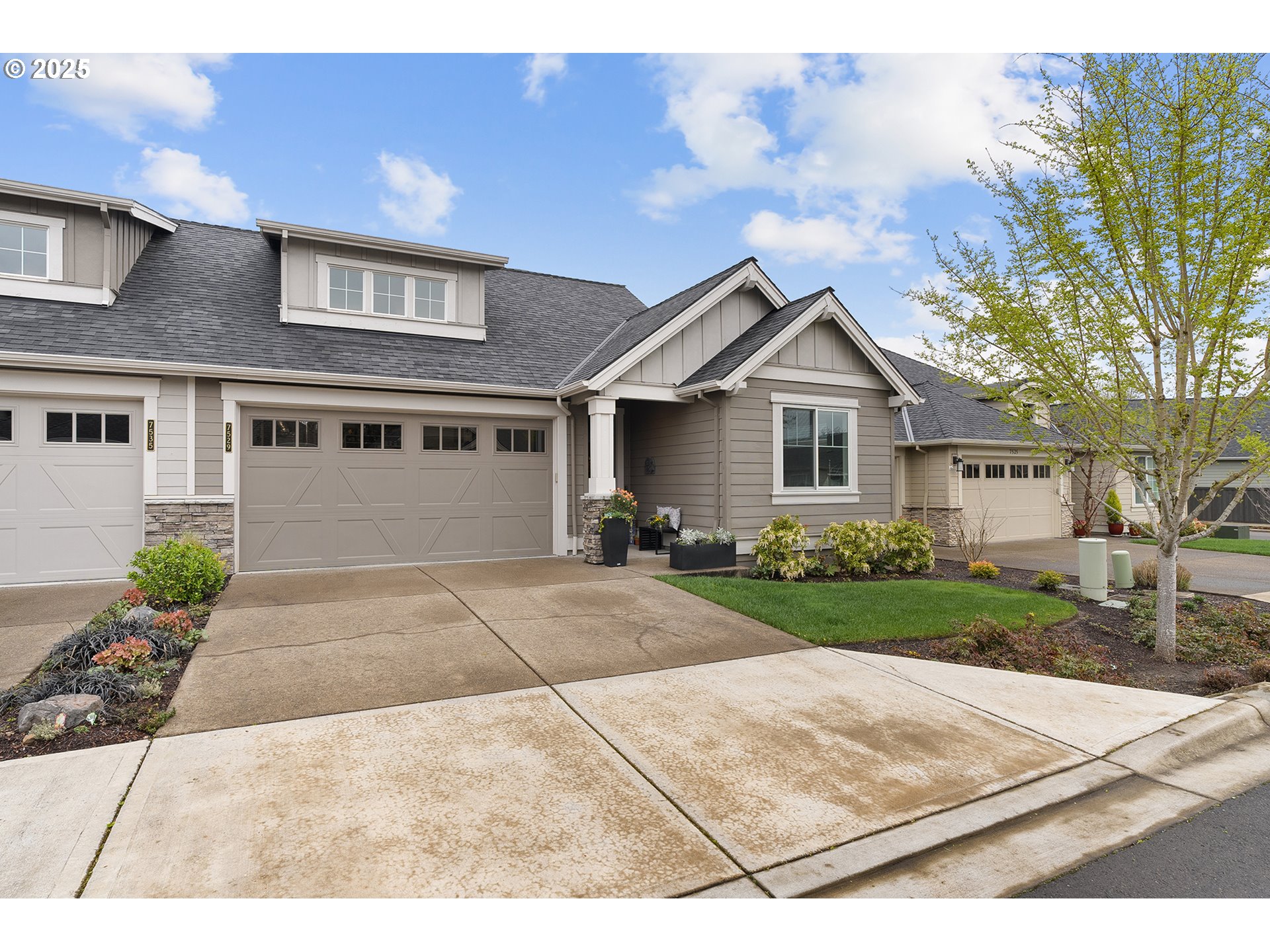 7529 Southwest Honor Loop Wilsonville, OR 97070 - Photo 4 of 45 Gallery Image 4