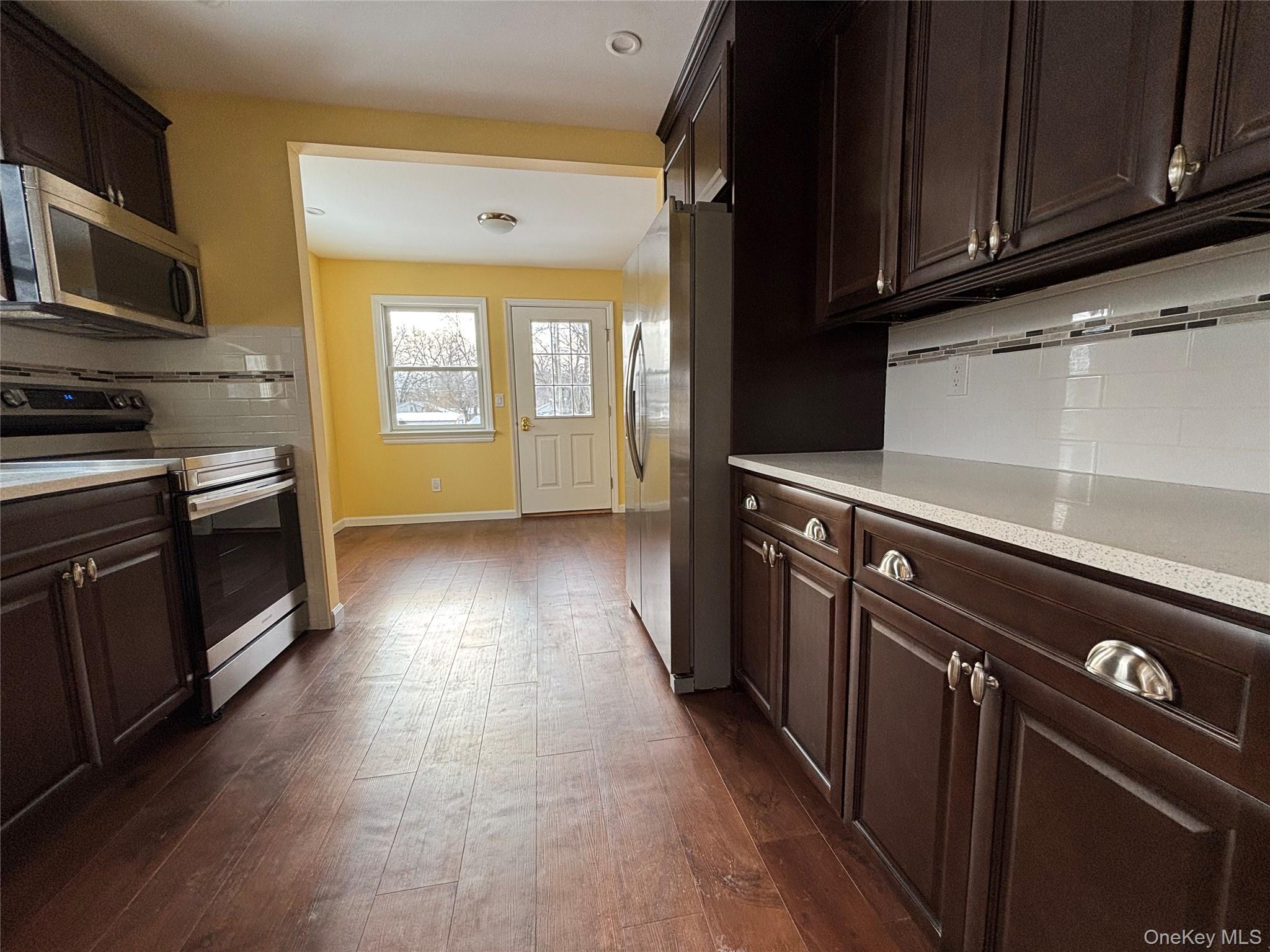 45 Waterstone Road, Unit 1 Greenwood Lake, NY 10925 - Photo 9 of 17 Looking Towards the Dining Area