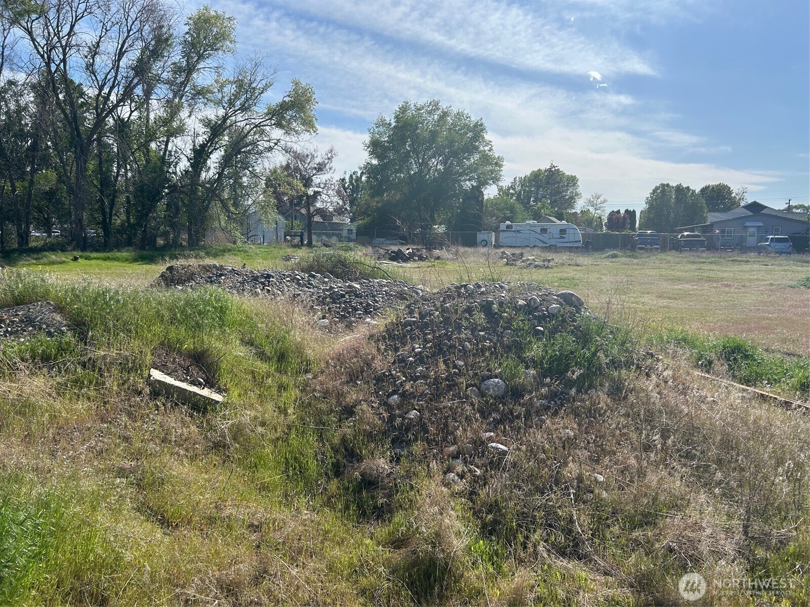 7895 Brunch Road Northeast Moses Lake, WA 98837 - Photo 3 of 5 a view of outdoor space and yard