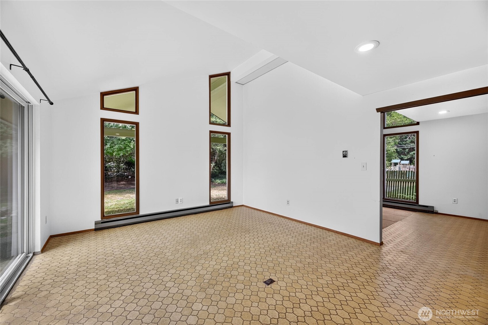 20003 3rd Place Southwest Normandy Park, WA 98166 - Photo 21 of 33