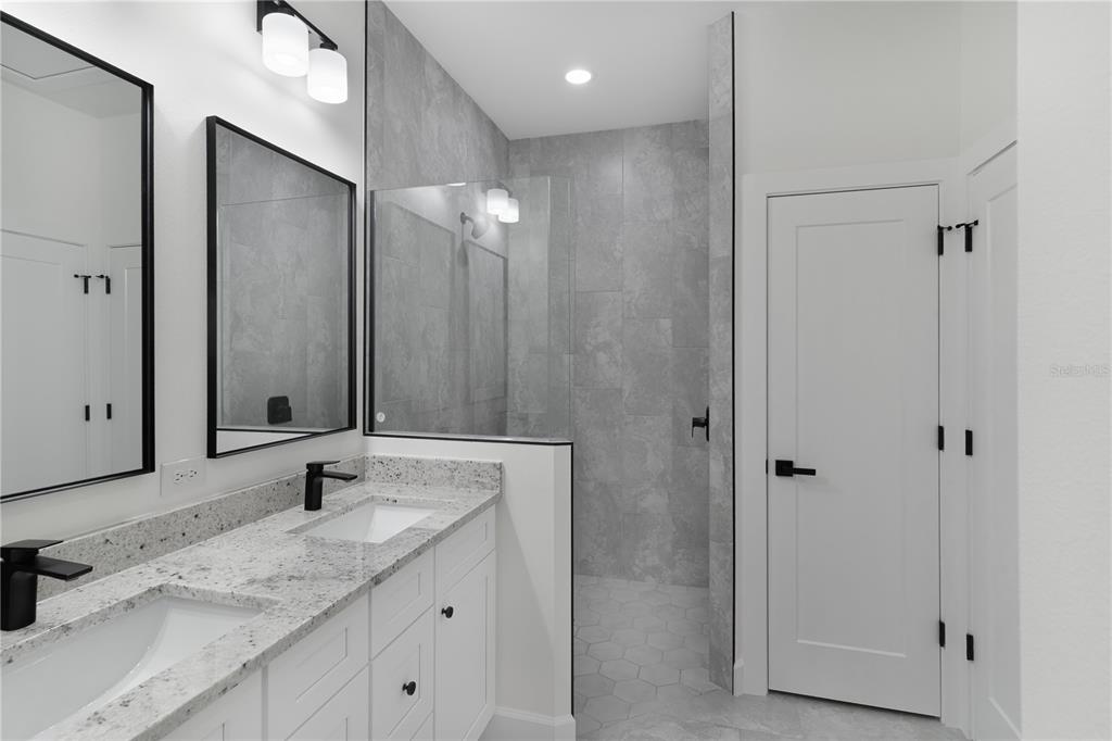 923 Cumberland Road Venice, FL 34293 - Photo 14 of 18