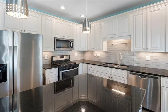 $389,990 | 4074 Spring Cove Drive, Duluth, GA 30097