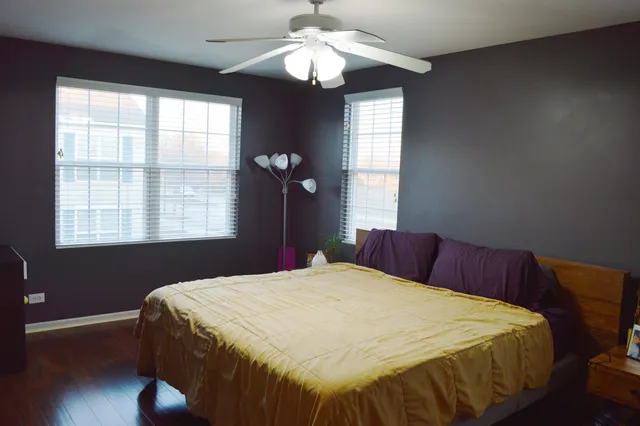 $2,500 | 225 West Washington Street, Oswego, IL 60543