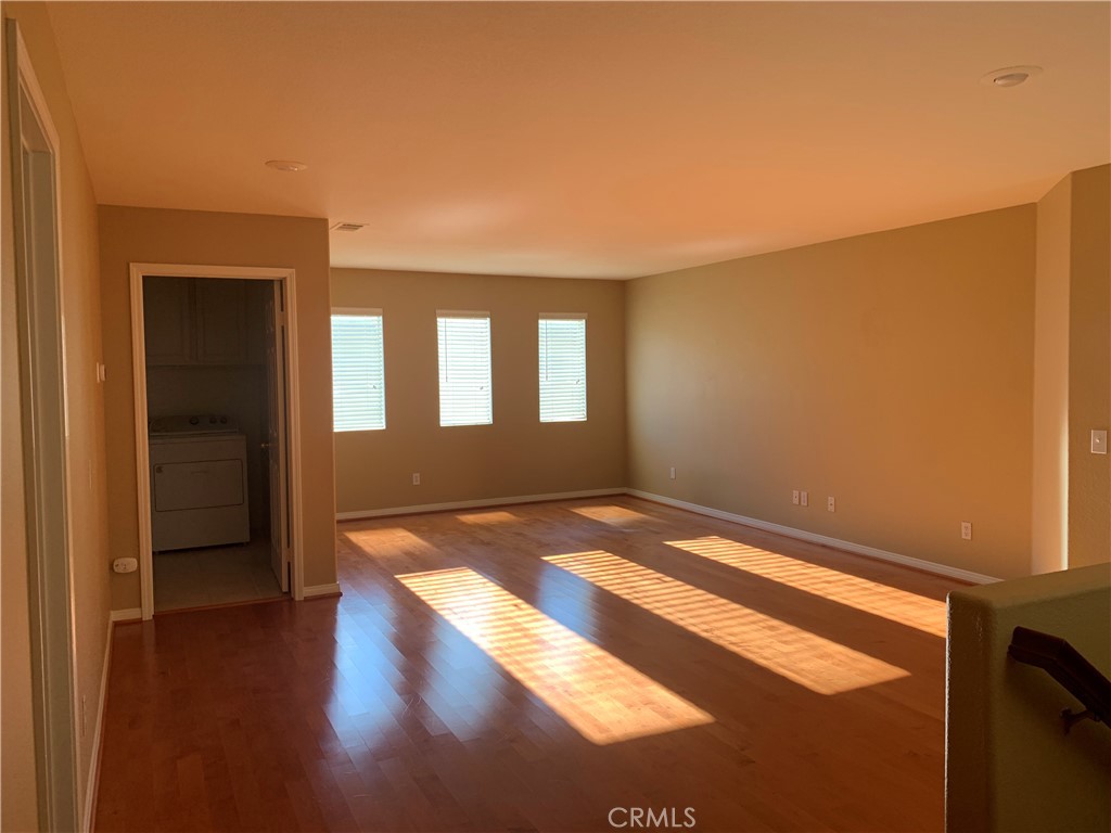 33782 Channel Street Temecula, CA 92592 - Photo 11 of 30 a view of an empty room and window