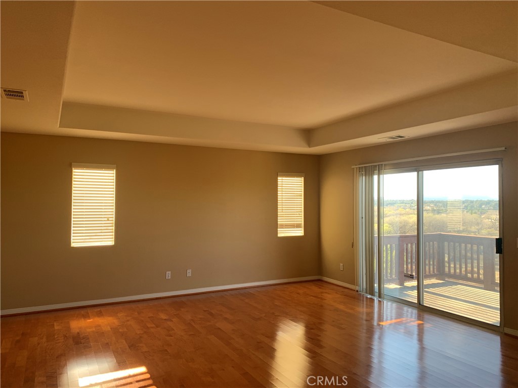 33782 Channel Street Temecula, CA 92592 - Photo 18 of 30 a view of an empty room with a window