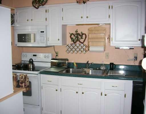 91 Fosterville Road Greensburg, PA 15601 - Photo 6 of 8 Kitchen.