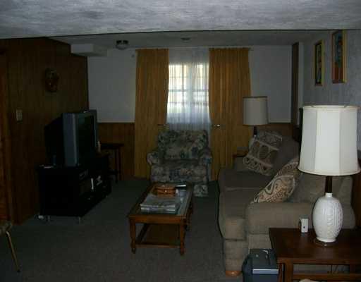91 Fosterville Road Greensburg, PA 15601 - Photo 7 of 8 Den/Family/Great Room.