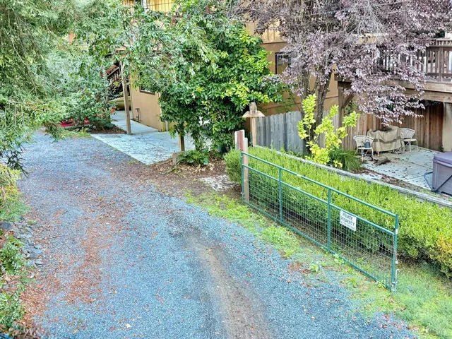 $799,000 | 16868 Center Way, Guerneville, CA 95446