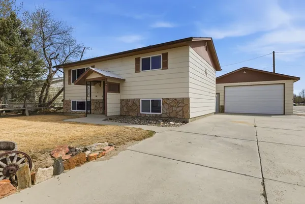 $325,000 | 311 Missouri Street, Evansville, WY 82636