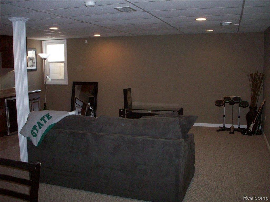 3815 South Rochester Road, Unit 1 Royal Oak, MI 48073 - Photo 9 of 17 3815 Rochester 010