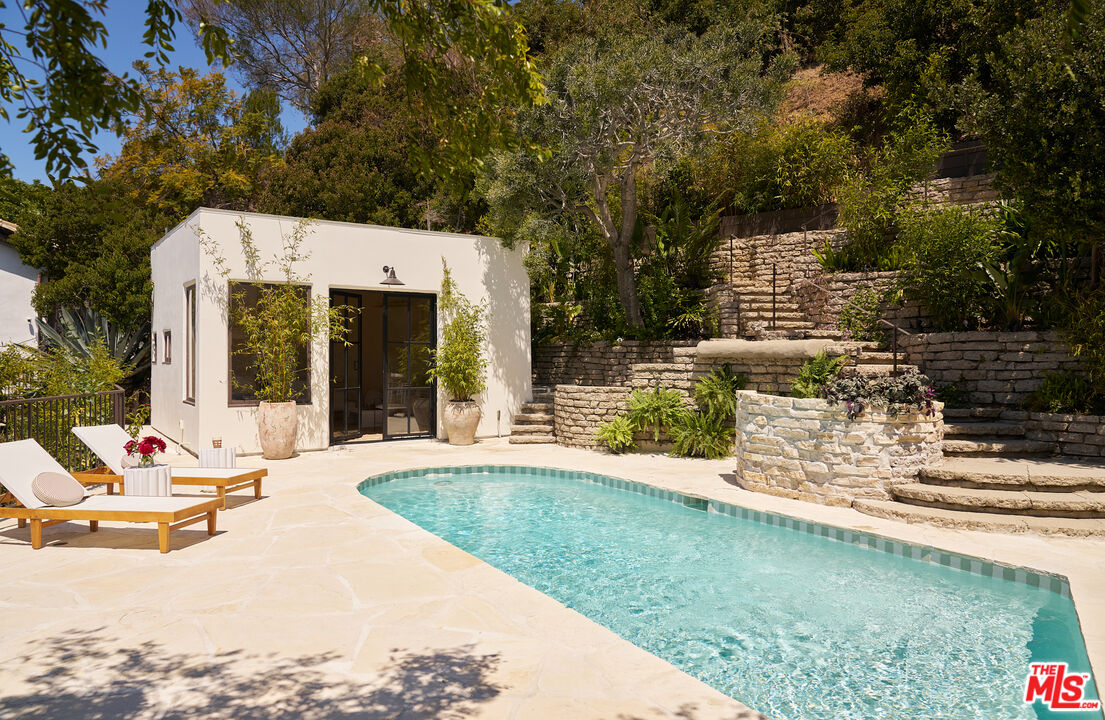 6911 Los Tilos Road Los Angeles, CA 90068 - Photo 33 of 44