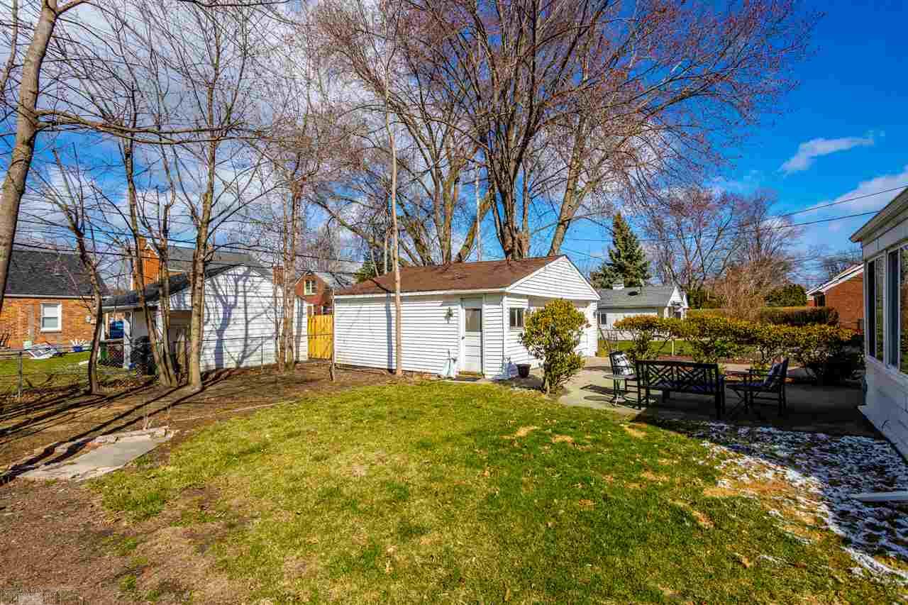 1992 Oxford Road Grosse Pointe Woods, MI 48236 - Photo 44 of 47