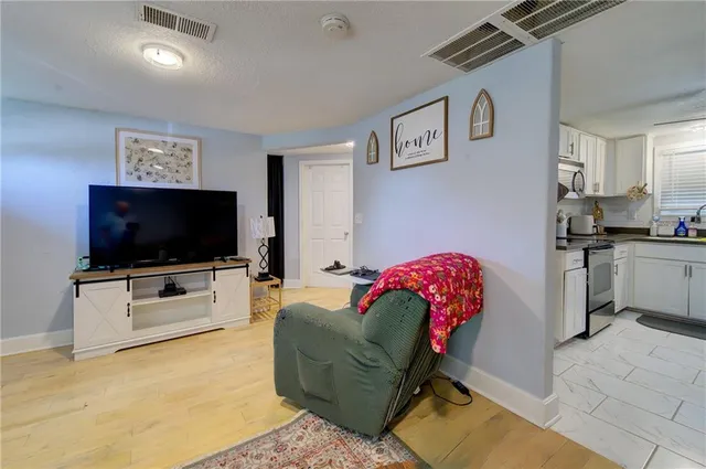 $170,000 | 3136 South 8th Street, Kansas City, KS 66103