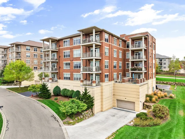 $359,000 | 9225 Crosswinds Lane, Unit 402, Madison, WI 53593