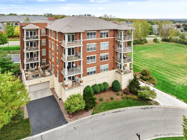 $359,000 | 9225 Crosswinds Lane, Unit 402, Madison, WI 53593