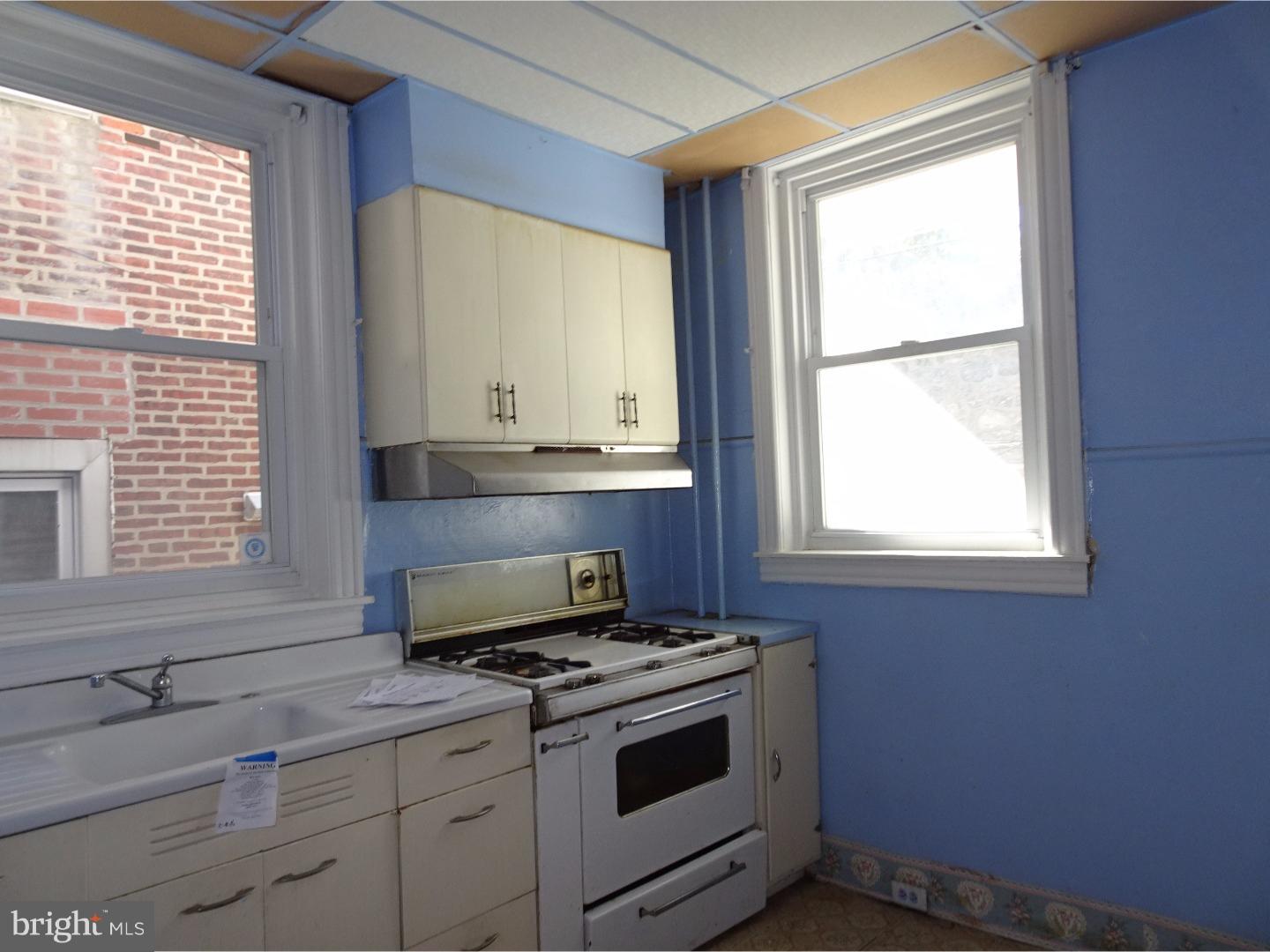 708 Marlyn Road Philadelphia, PA 19151 - Photo 11 of 22