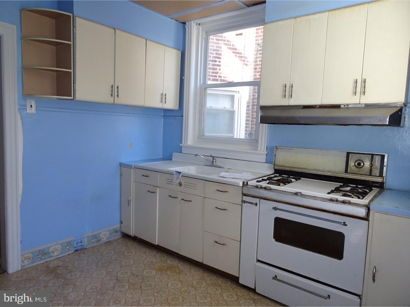 708 Marlyn Road Philadelphia, PA 19151 - Photo 10 of 22