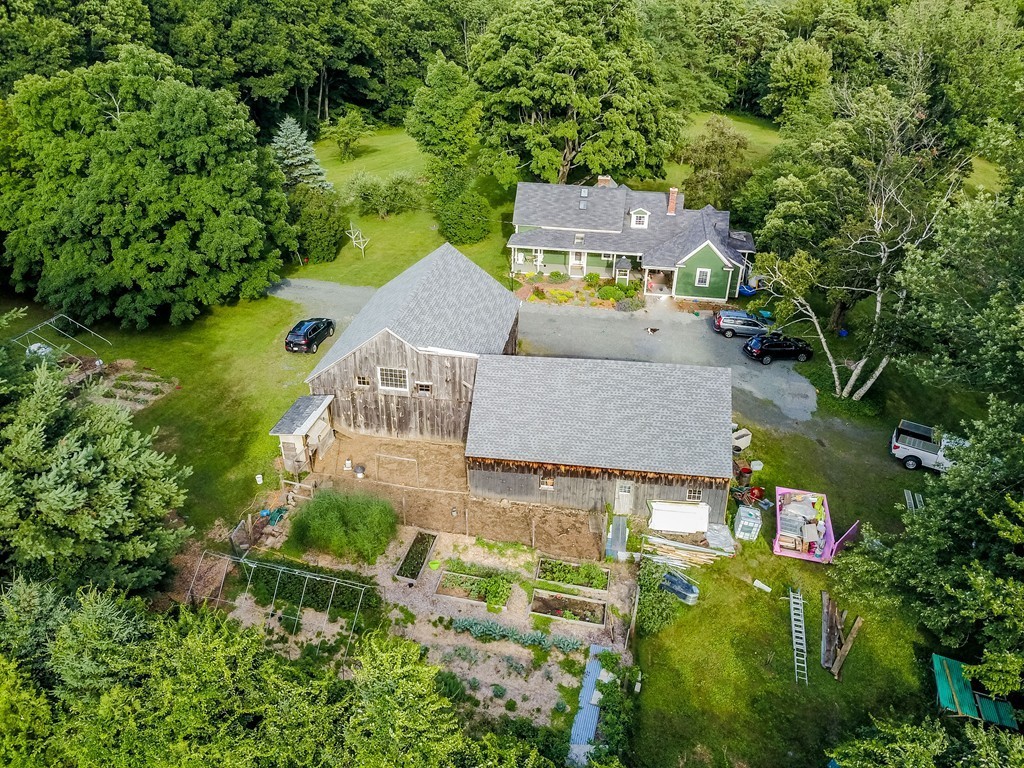 817 Main Road Granville, MA 01034 - Photo 4 of 27 Gallery Image 4