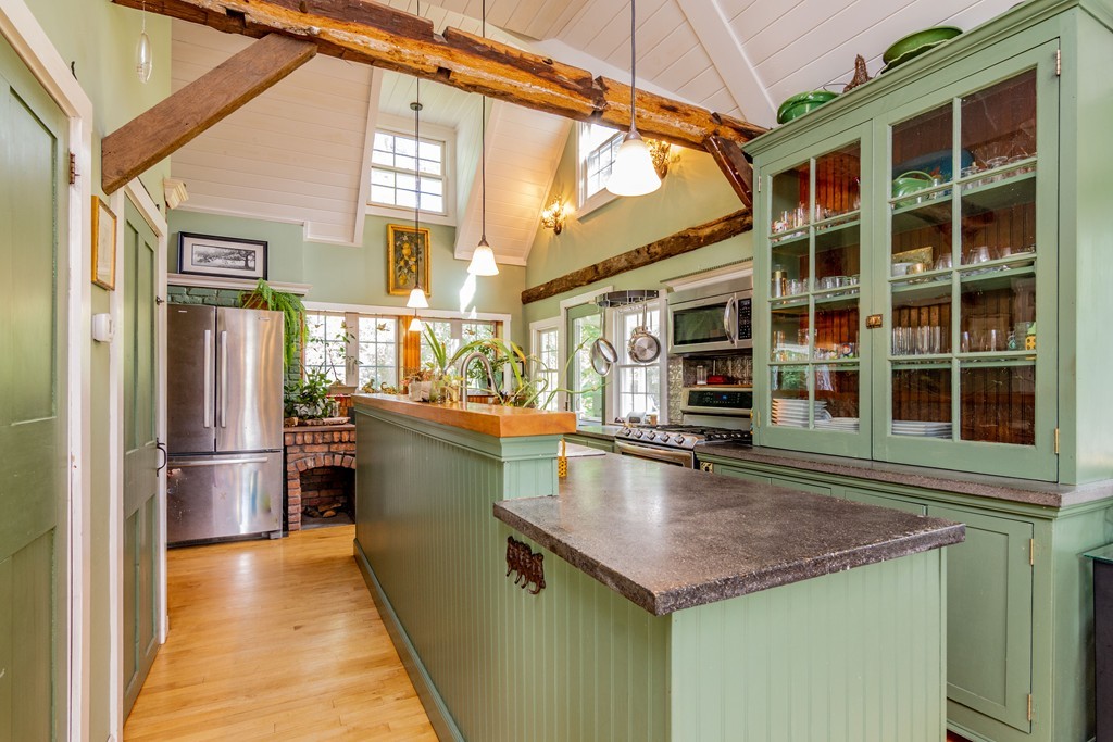 817 Main Road Granville, MA 01034 - Photo 6 of 27 Gallery Image 6