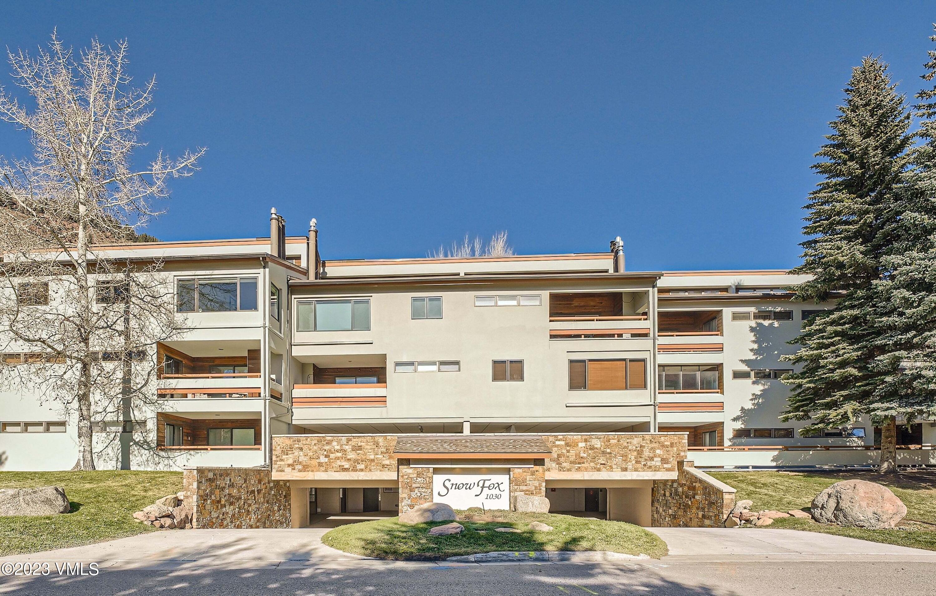1030 Lions Ridge Loop, Unit 202 Vail, CO 81657 - Photo 2 of 25 a front view of a building