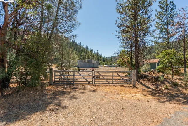 $625,000 | 30661 Highway 3, Douglas City, CA 96024