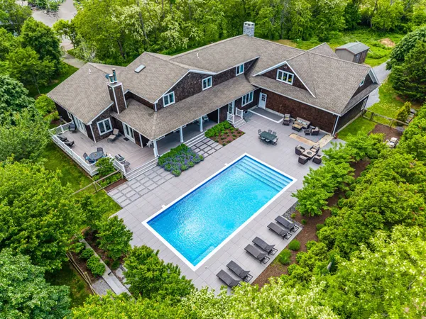 $2,850,000 | 12950 Oregon Road, Cutchogue, NY 11935