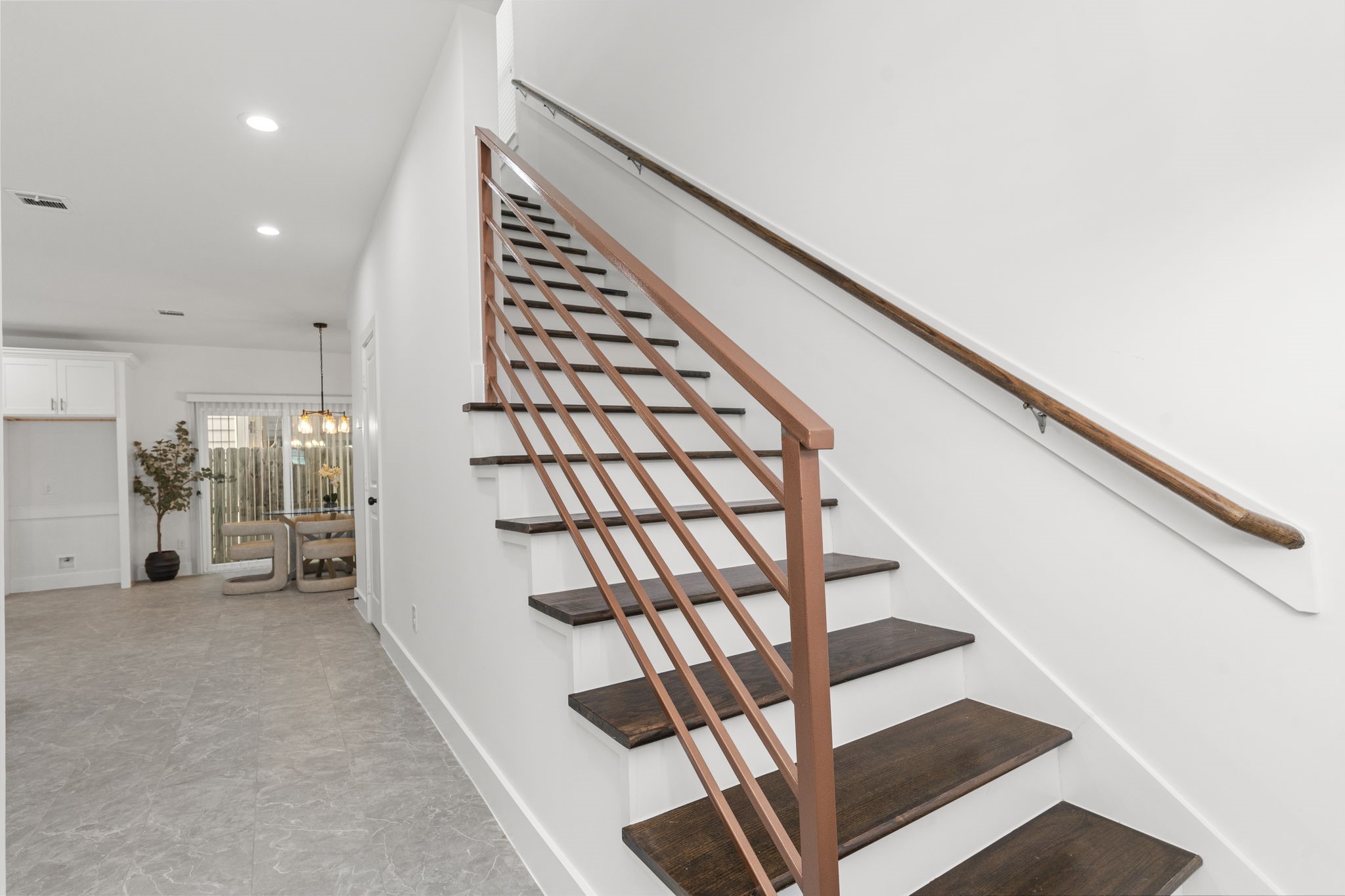 1515 Egypt Street Houston, TX 77009 - Photo 11 of 47 a view of entryway with workspace and window
