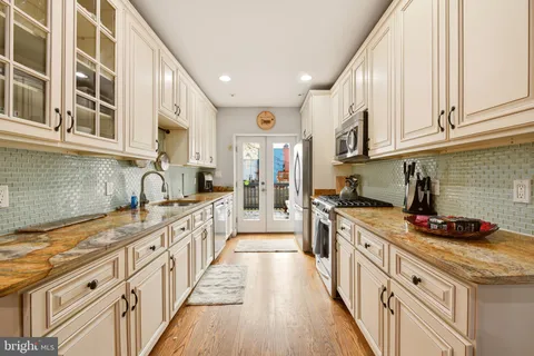 $950,000 | 330 U Street Northwest, Washington, DC 20001