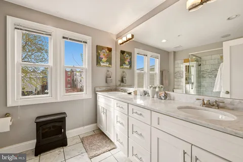 $950,000 | 330 U Street Northwest, Washington, DC 20001
