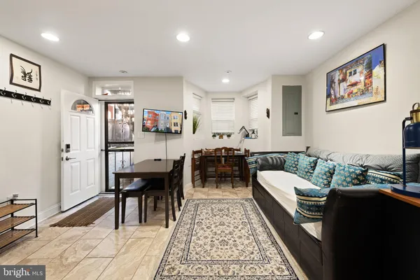 $950,000 | 330 U Street Northwest, Washington, DC 20001