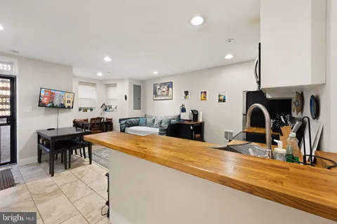 $950,000 | 330 U Street Northwest, Washington, DC 20001