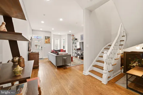 $950,000 | 330 U Street Northwest, Washington, DC 20001