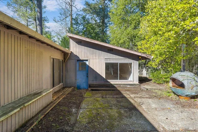 $495,000 | 10650 Woodside Drive, Forestville, CA 95436